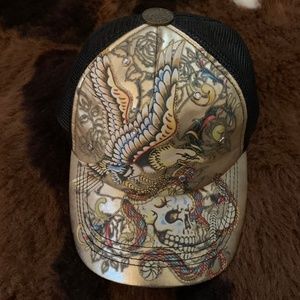 Angela & William hat